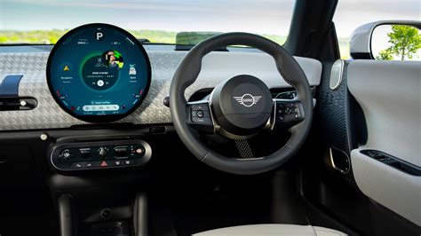 Mini Cooper Electric Interior Layout & Technology | Top Gear