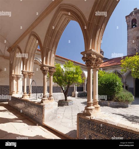 Claustro Do Cemiterio Banque De Photographies Et Dimages Haute