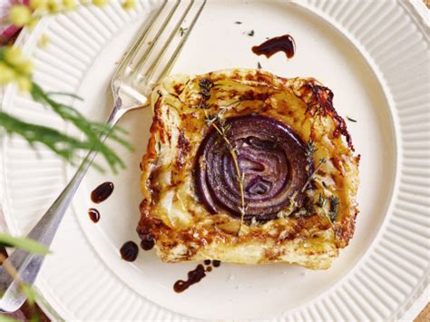 Tarte Tatin Van Rode Ui En Blauwe Kaas Libelle Lekker