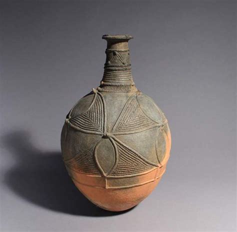 Africa Terracotta Vessel From The Ibo People Of Nigeria 20th