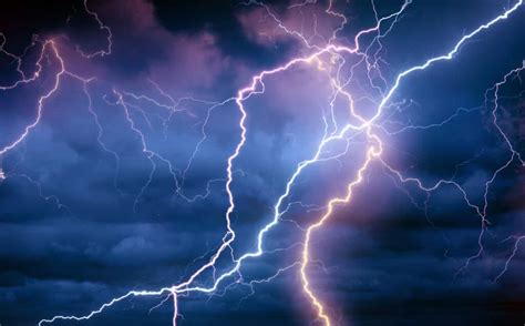 How To Stay Safe During Electrical Storms: Expert Advice - Mister ...