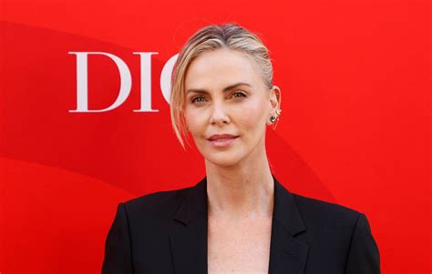 Slobodna Dalmacija Charlize Theron Izazvala Senzaciju Na Zabavi U Los