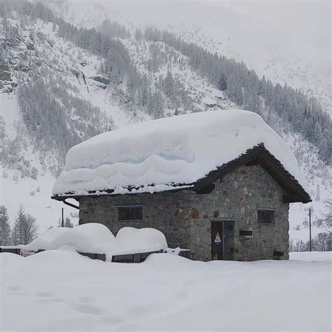 Tanta Neve In Valle DAosta Val Ferret E Cervinia Sommerse Domani