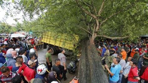 Korban Banjir 19 000 Kepala Keluarga Di Aceh Mengungsi TribunNews