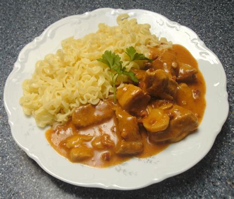 Rahmgulasch Mit Champignons Rezept Mit Bild Kochbar De