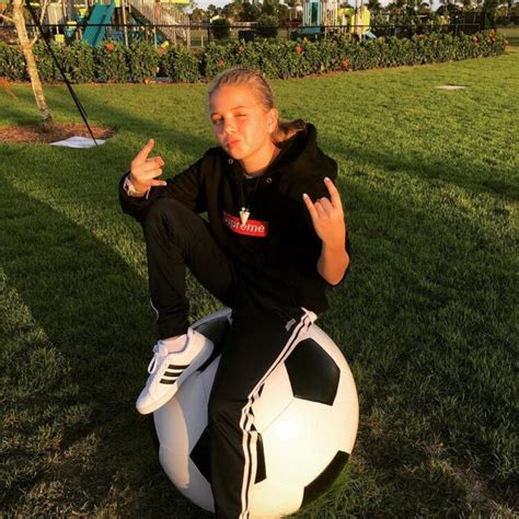 Hot Sexy Dallas Smulson Bikini Pics