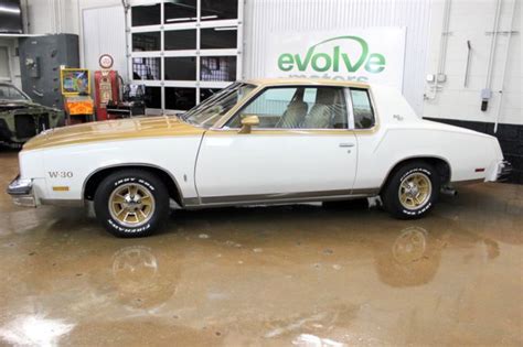 1979 Oldsmobile W30 Cutlass Calais Hurst White Gold Coupe