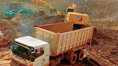 Beko Proyek Beko Excavator Caterpillar Komatsu Mobil Dump Truk Tronton