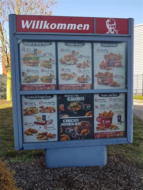 Speisekarte von Kentucky Fried Chicken fast Food Würselen