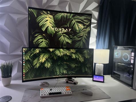 New monitor setup : r/desksetup