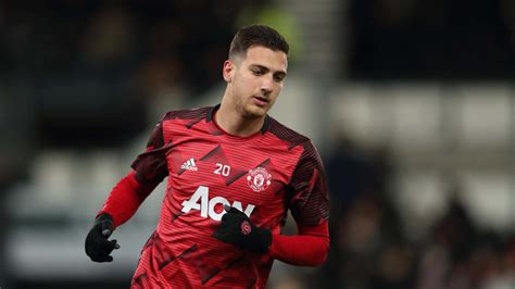 Ac Milan Tertarik Boyong Diogo Dalot Dari Mu