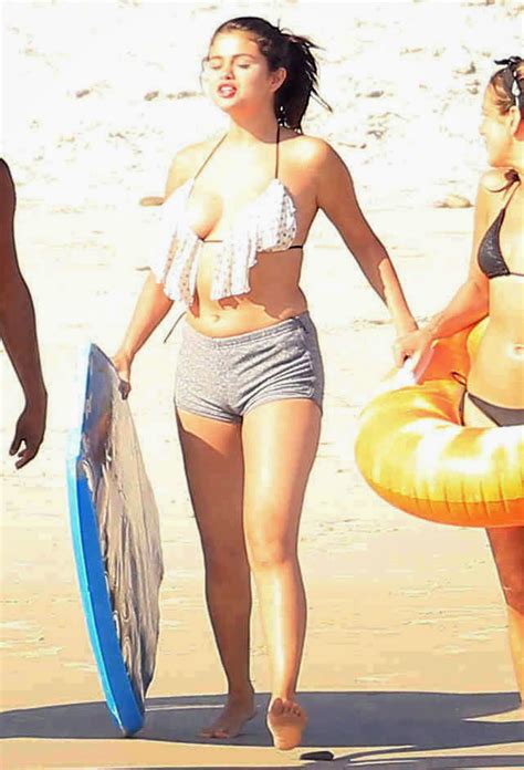 Selena Gomez Shows Off Her Bikini Body In Miami Florida