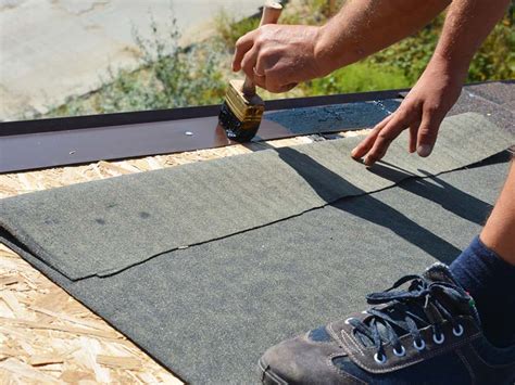 Comparing Synthetic And Felt Underlayment For Your Roof