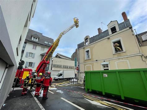 EN IMAGES Incendie au dessus dune discothèque en centre ville d