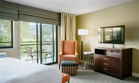 Hilton Garden Inn Seattle/Issaquah, WA Hotel Rooms