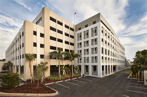 Memorial Regional Hospital Mixed Use Parking Structure | Parksmart