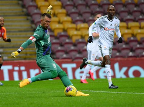 Muslera / Fernando Muslera Player Profile 20 21 Transfermarkt / Bu ...