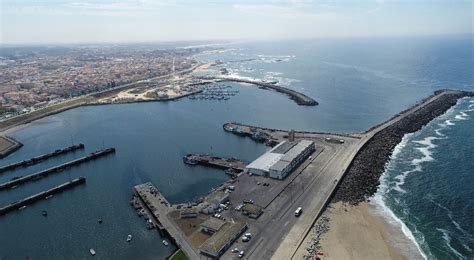 Investimentos no porto de pesca da Póvoa de Varzim e estaleiros de