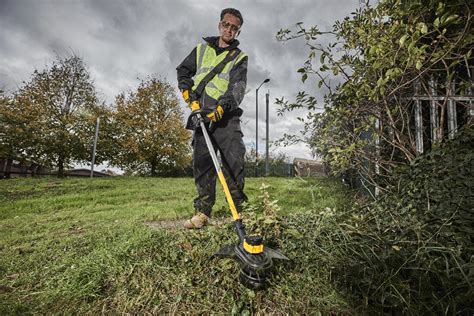 DeWALT DCM561PBS strunová sekačka | Exkalibr.cz