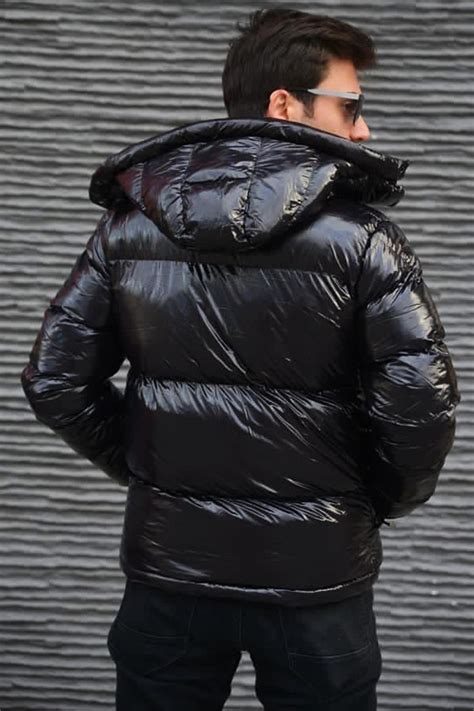 Moncler Мужская куртка чёрного цвета