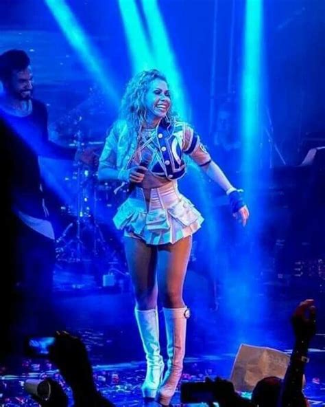 Pin em joelma em 2024 Biquíni shortinho Looks Figurino