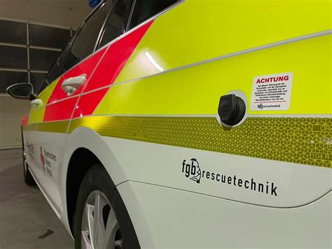 Helfer Vor Ort Fahrzeug Auf Golf Variant Fgb Rescuetechnik