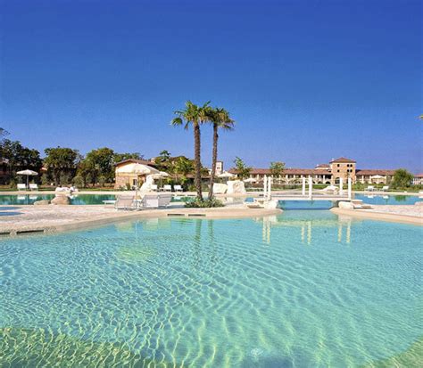 Cherv Golf Hotel Spa Resort San Vigilio Kes Matka Golfpassi