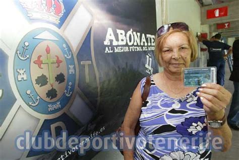 Mar A Del Carmen Rodr Guez Tejera Primera Abonada Del Cd Tenerife Para