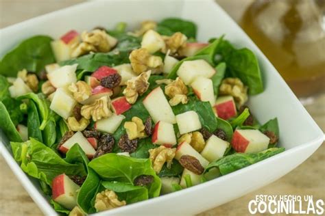 Receta de ensalada de espinacas, manzana, nueces y pasas