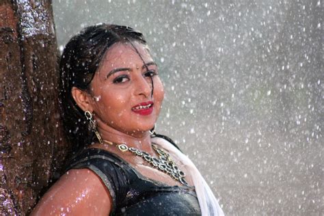 Indian Hot Actress Divya Prabha Hot Stills In White Saree