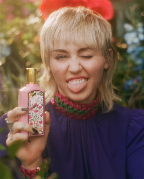 Top 50+ imagen miley cyrus gucci perfume - Abzlocal.mx