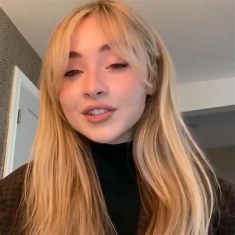 Pin By Wilson Masih On Sabrina Carpenter Side Bangs Hairstyles