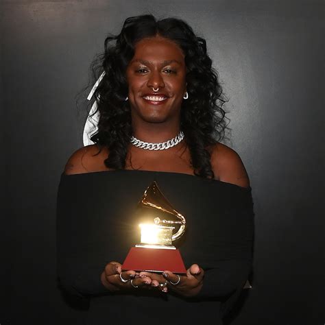 Liniker Lan A O Primeiro Lbum Ao Vivo Um Dia Ap S Ganhar Grammy Latino