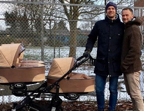 Casal gay espera quase três anos para adotar legalmente seus próprios filhos ReporterMT Mato