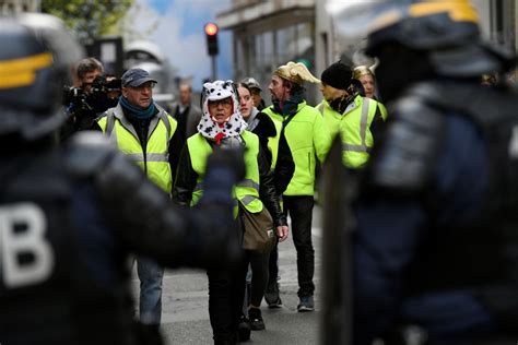 Paris Acompanhe Em Imagens O Protesto Dos Coletes Amarelos