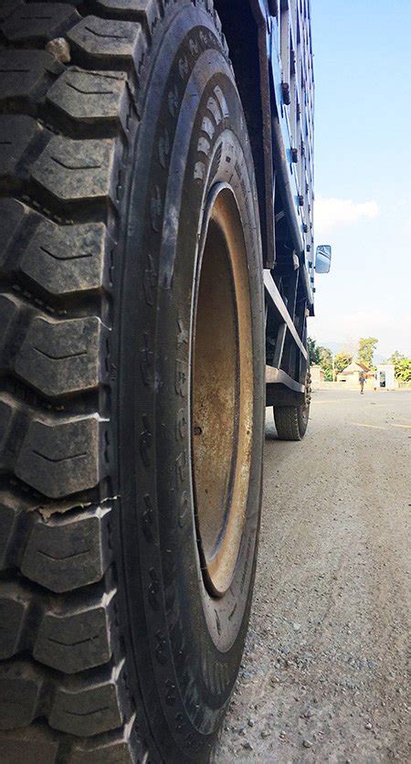 SUPERHAWK Tyre SINCE 1975 Truck Tyre OTR Tyre