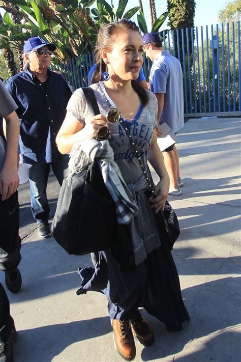 Alyssa Milano Arrives At Dodgers Vs Red Sox Game In Los Angeles 10 26