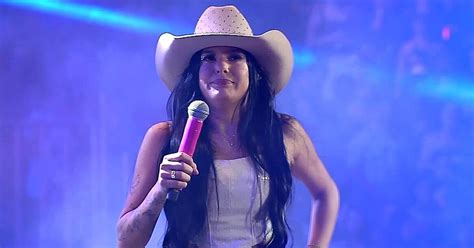 Quem Ana Castela Febre No Sertanejo Cantora Estreia Na Festa Do