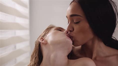 Two Hot Girls Are Sharing A Lot More Than Just A Bathtub Pornid Xxx