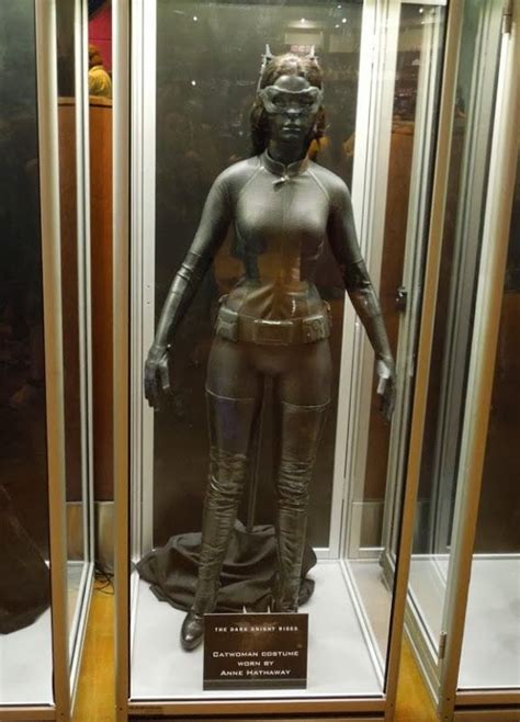 anne hathaway dark knight rises catwoman costume anne hathaway