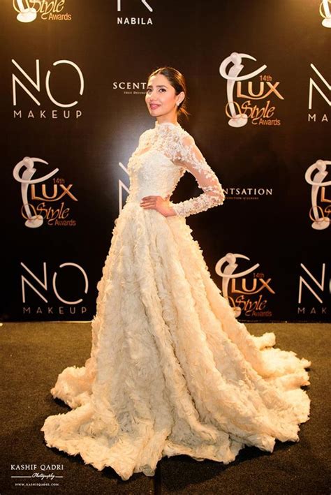 epic styles of mahira khan at lux style awards. white