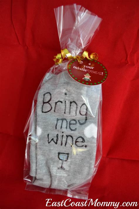 East Coast Mommy: DIY Socks... with free Christmas tags