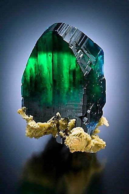 Необычные редкие минералы и камни Retroa — ЖЖ Rocks And Minerals