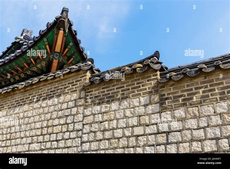 Traditional korean architecture Stock Photo - Alamy