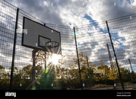 Canasta de baloncesto fotografías e imágenes de alta resolución Alamy