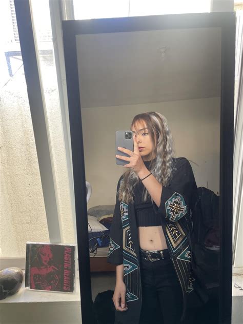 Julianna Brooks S Birthday Skin Tight Vest Shocks The World news