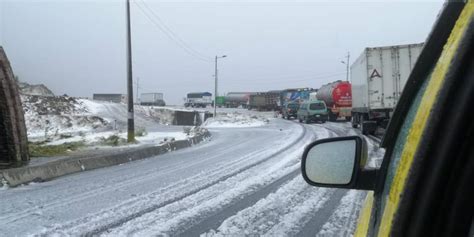 Quito El ECU 911 reporta nieve en la vía Pifo Papallacta este martes