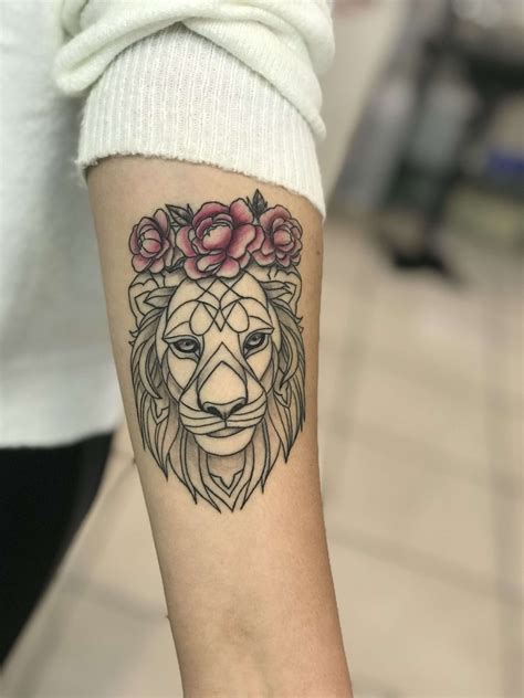 15+ Realistic Lion Tattoos For Girls | PetPress