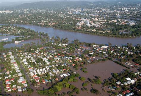 Queensland floods: Dam engineers are in the hot seat, but is the ...