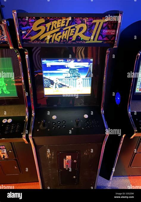 Street Fighter 2 arcade game Stock Photo - Alamy